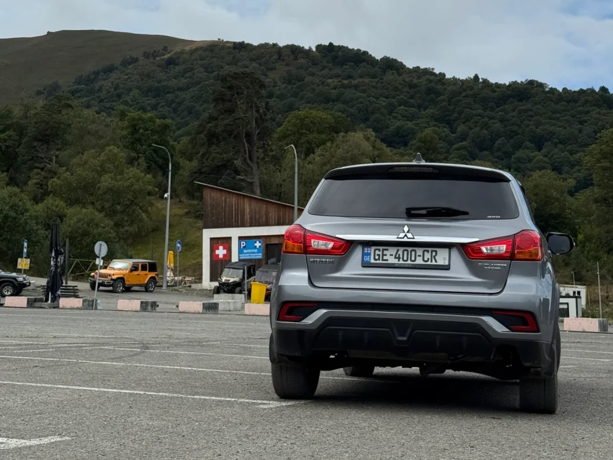 MITSUBISHI Outlander Sport 3