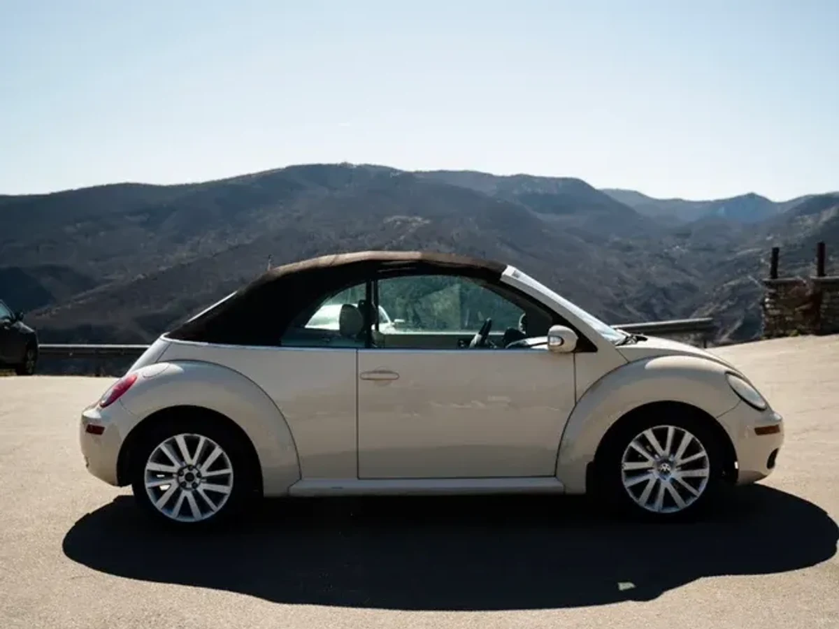 VOLKSWAGEN Beetle 2