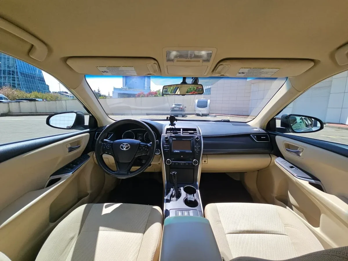 TOYOTA Camry 3