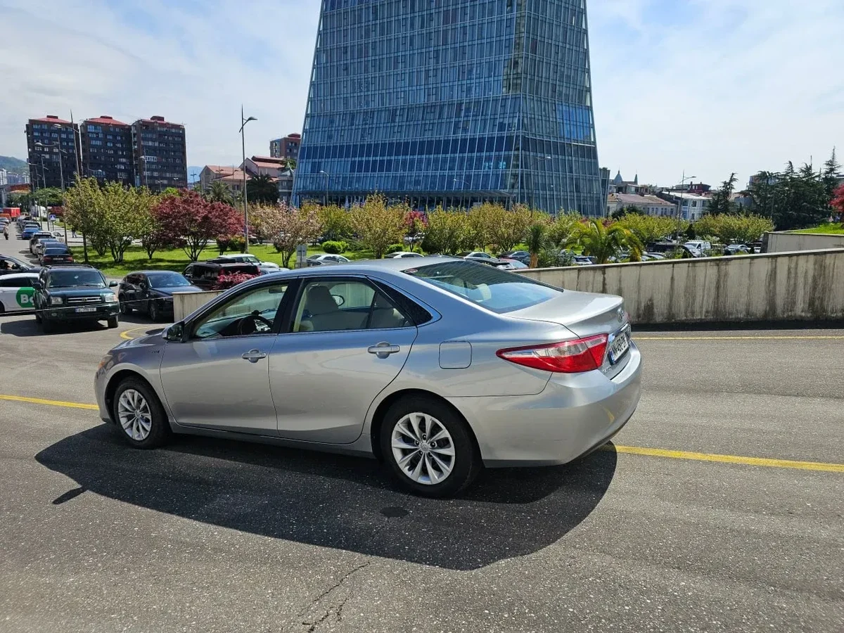 TOYOTA Camry 6