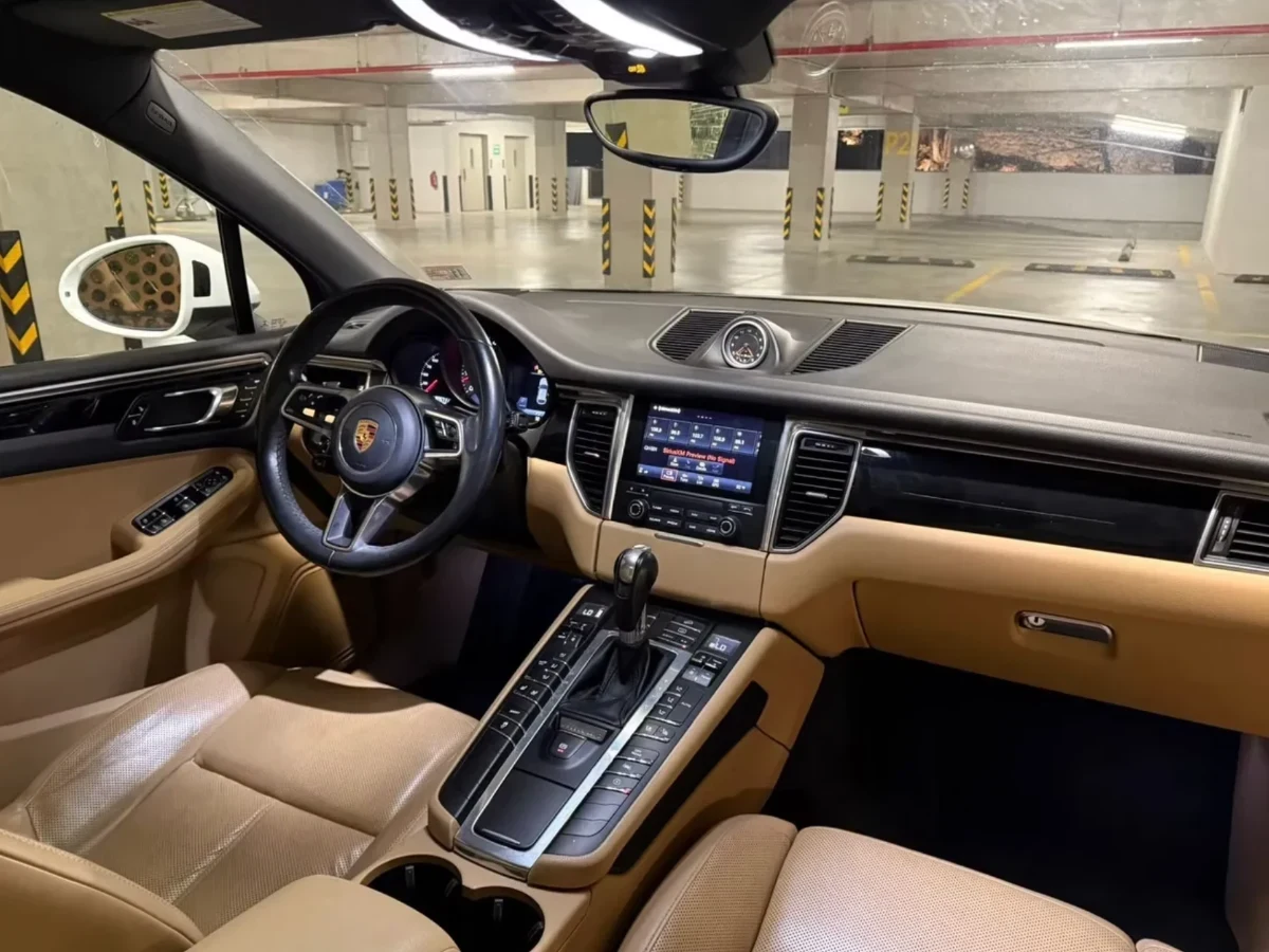 PORSCHE Macan S 3