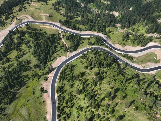 Mountain road between Borjomi and Akhaltsikhe