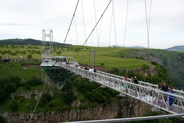 Dashbashi Canyon: the glass bridge, waterfalls, and how to get there from Tbilisi
