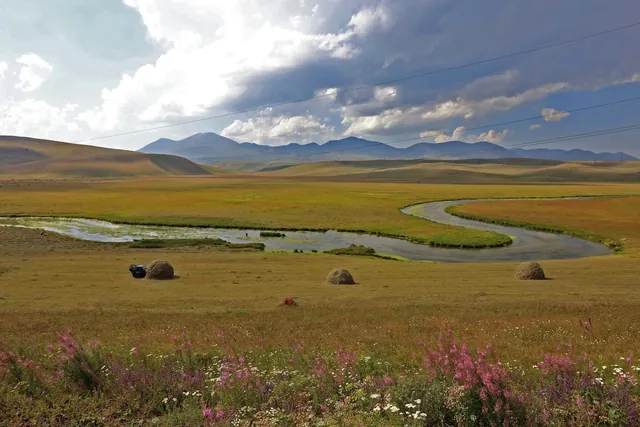 Steppe and river on the Javakheti plateau