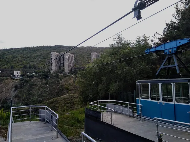 University–Bagebi ropeway cabin