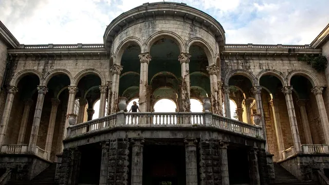 Tskaltubo, Georgia: Abandoned Soviet Sanatoriums, Radon Baths & Prometheus Cave